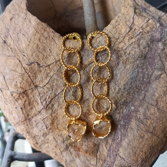 Very pretty handmade gold plated stone studded drop earrings - Picture 6 of 6